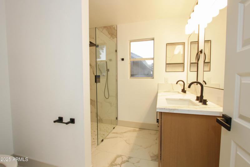 3444 E TONTO LN-27