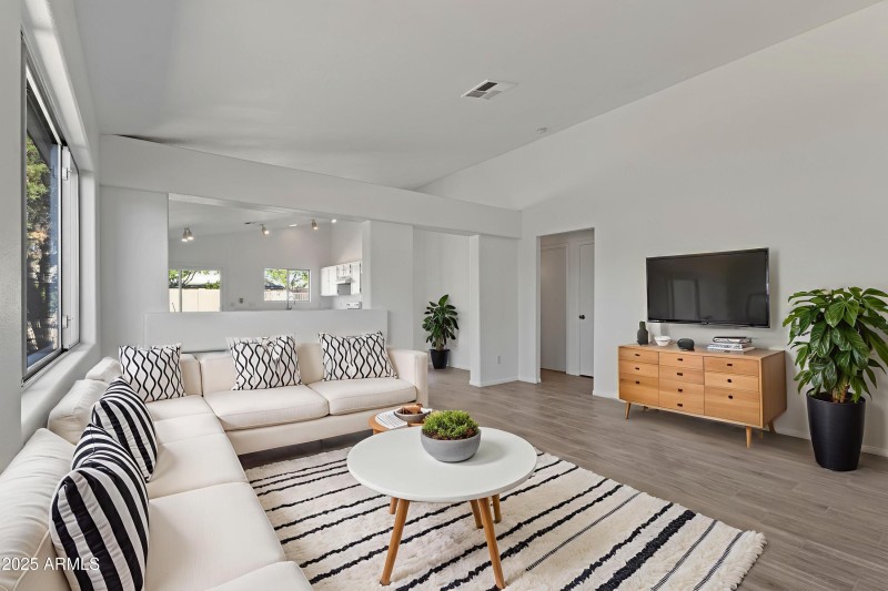 img_007 - Living Room - Scandinavian - 0