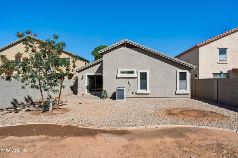 33-web-or-mls-40939-w-hayden-dr