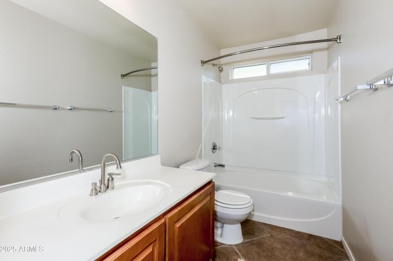 1006550.1498 E ROSEBUD DR - Bathroom_1