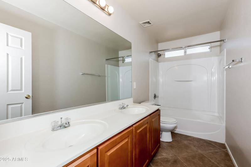 1006550.1498 E ROSEBUD DR - Bathroom