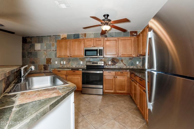 1006550.1498 E ROSEBUD DR - Kitchen_1