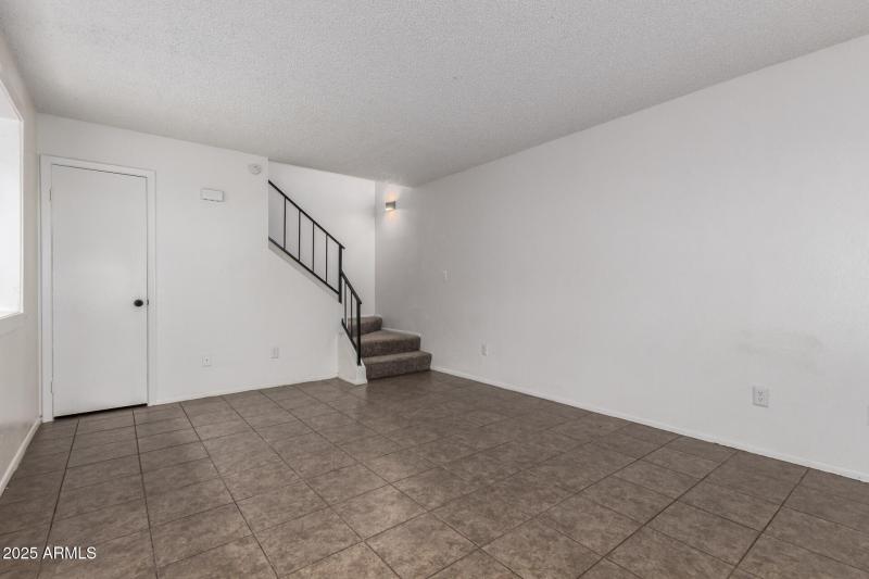 Entry/Living Room