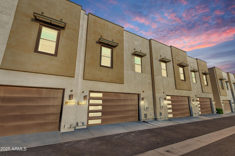Exterior-garage