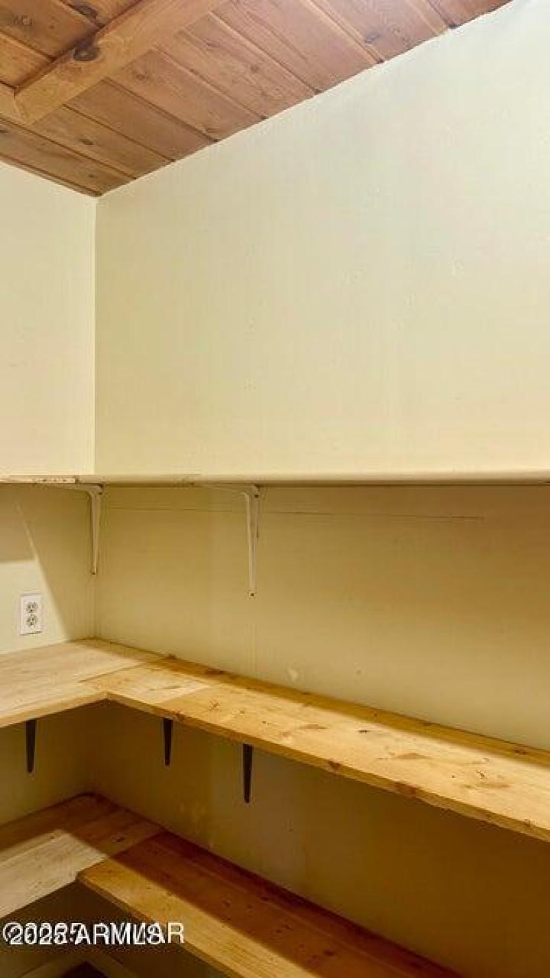 1080 shelf