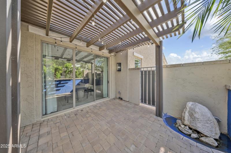 OUTSIDE EATING AREA