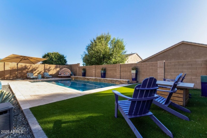 28-Backyard Turf Area