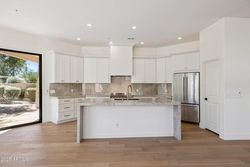 11-web-or-mls-8179-e-sierra-pinta-dr