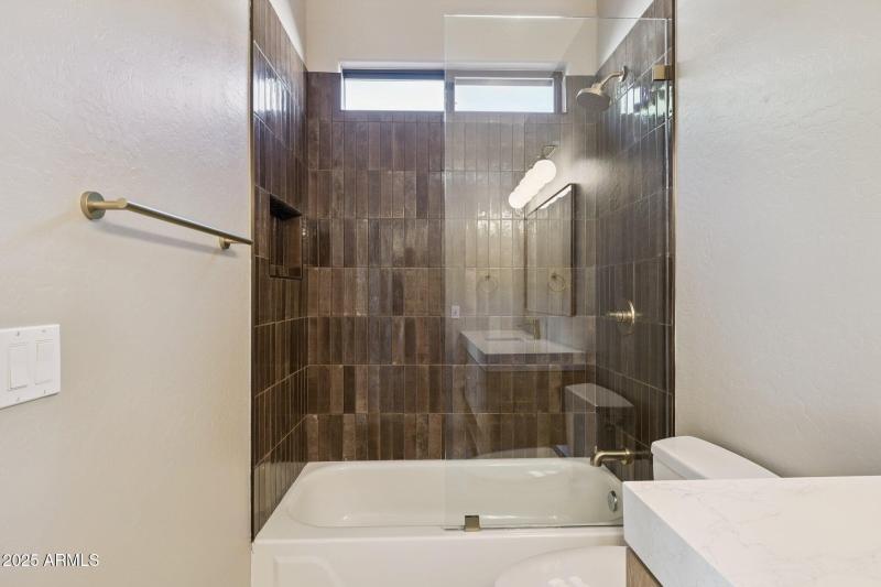 31-web-or-mls-8179-e-sierra-pinta-dr