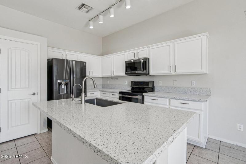 11-web-or-mls-W Ironwood St-S2010-011