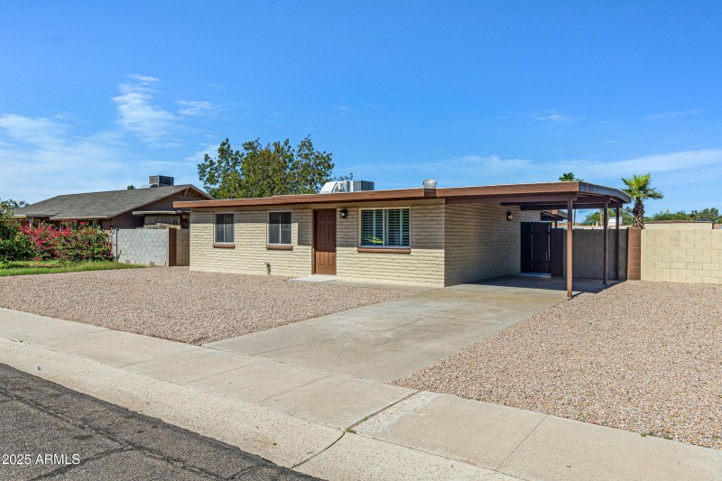 414 E Cholla St-4