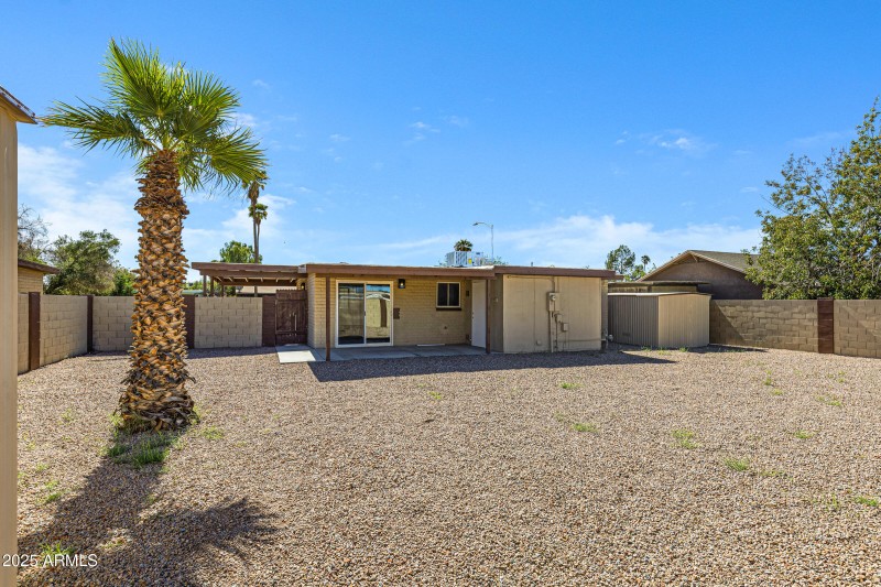 414 E Cholla St-22