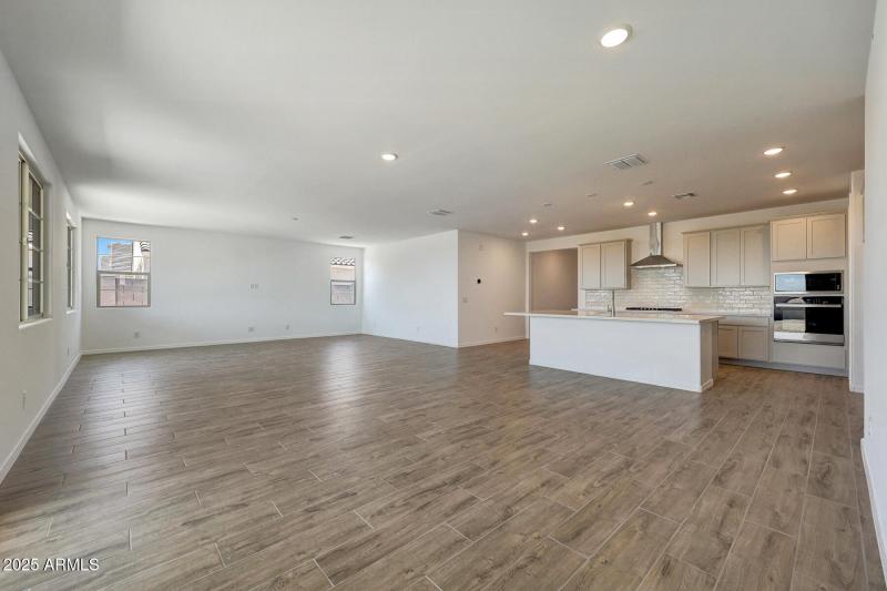 PHX_Las Ventanas_Lot 2020_Garnet_18381 M