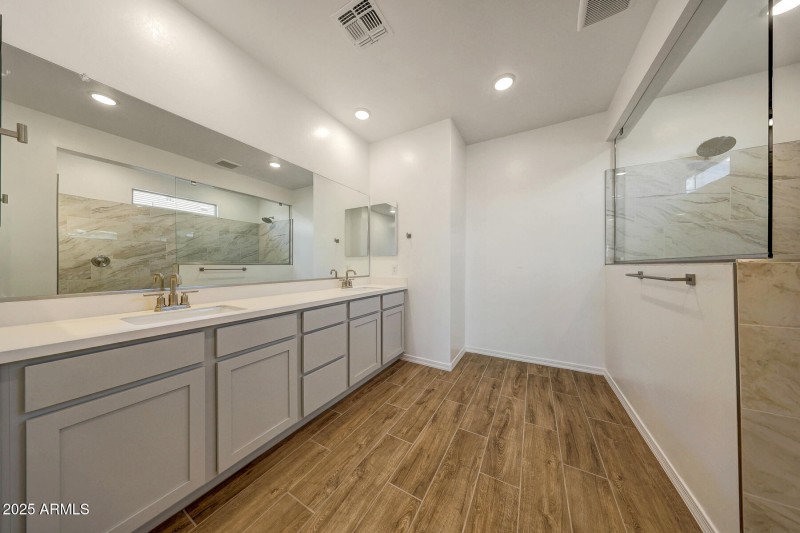 PHX_Las Ventanas_Lot 2020_Garnet_18381 M