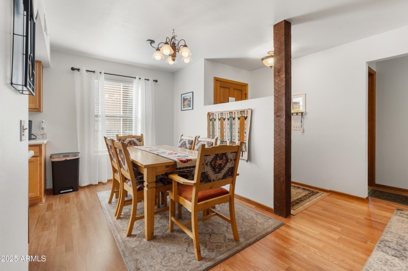 Oak Creek Estados A9 - Dining