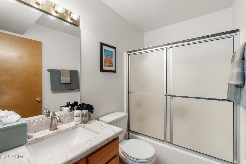 Oak Creek Estados A9 - Second Bathroom