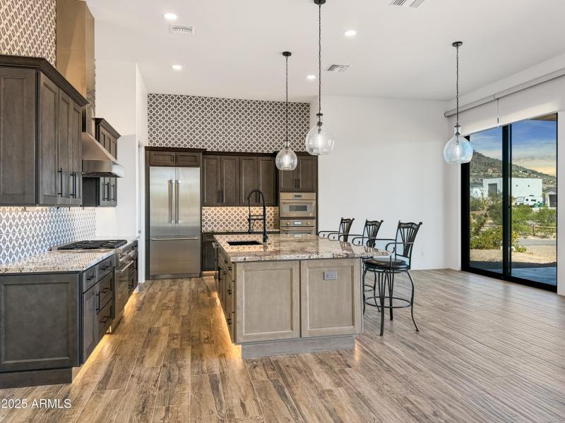 Designer Kitchen w/ Granite Island