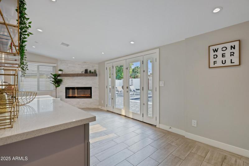 4602 N 75th St-26