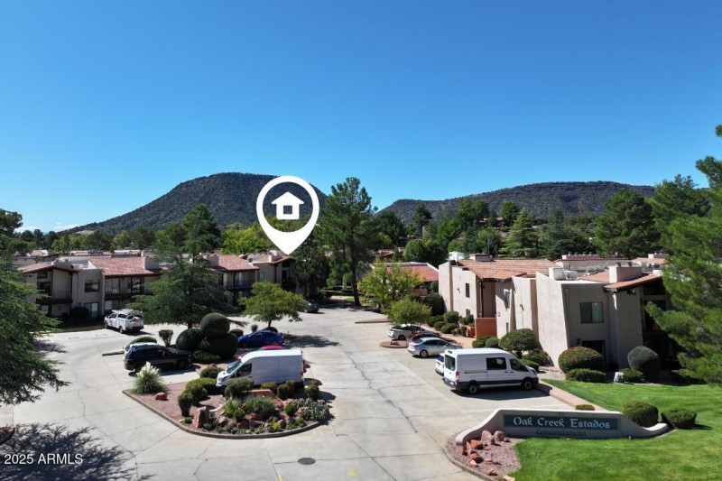 Oak Creek Estados A9 - Upstairs End Unit