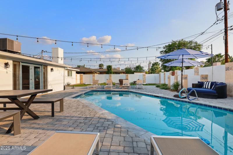 4602 N 75th St-68