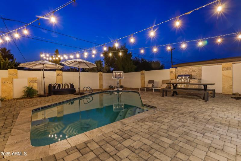 4602 N 75th St-79