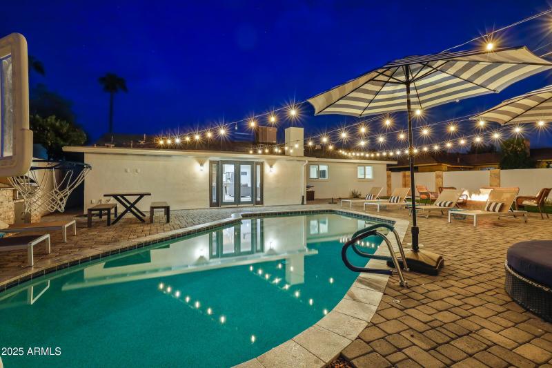 4602 N 75th St-81