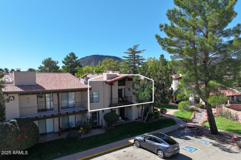 Oak Creek Estados A9 - Upstairs End Unit