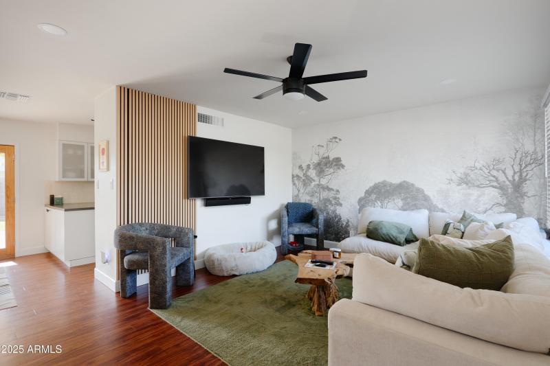 PropertyImageCo_4226N84thPl_WEB_8