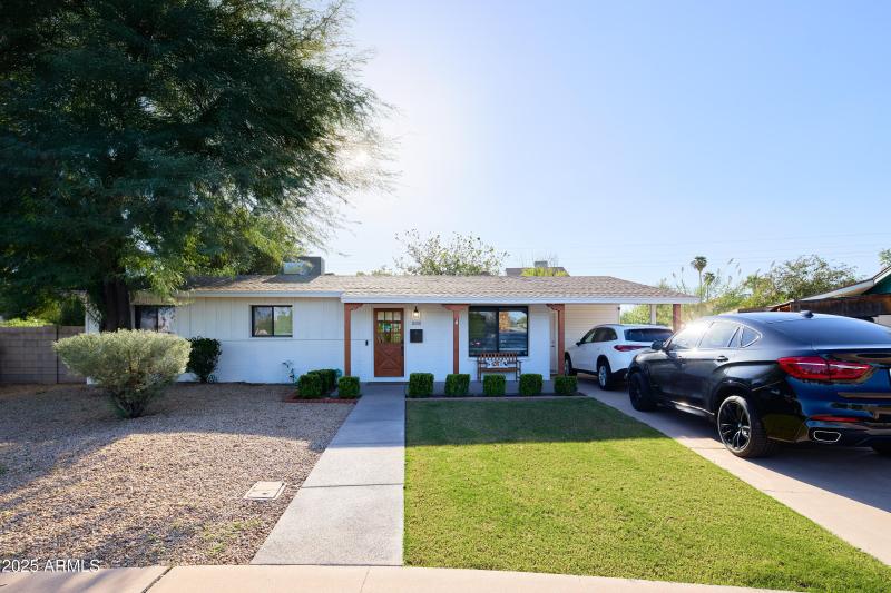 PropertyImageCo_4226N84thPl_WEB_16