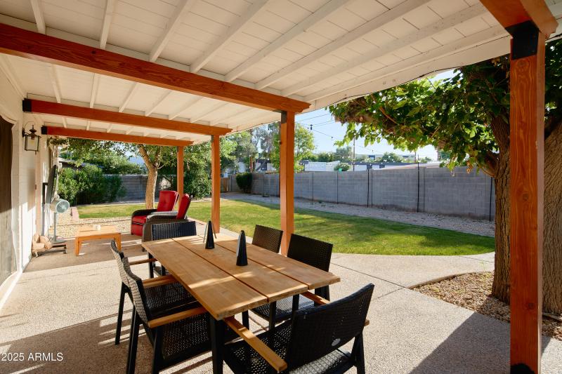 PropertyImageCo_4226N84thPl_WEB_20