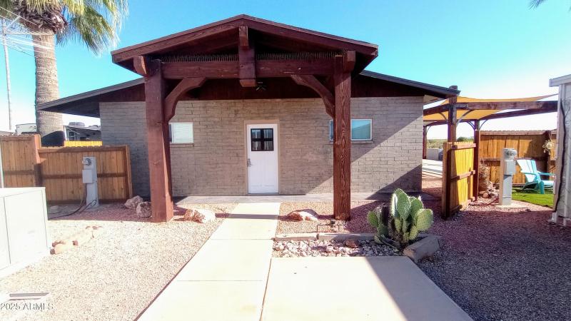 10 - Clubhouse p1