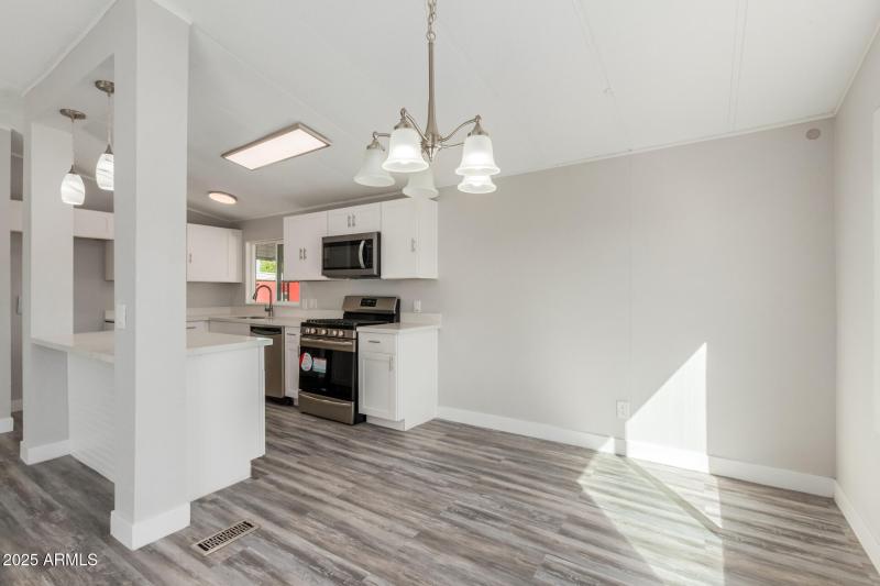 11 Union Hills