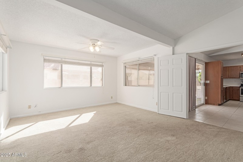 1531 E Buena Vista Dr