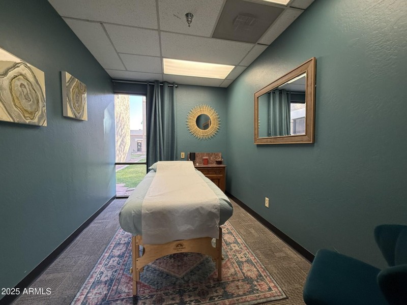 Suite 505 Office 1