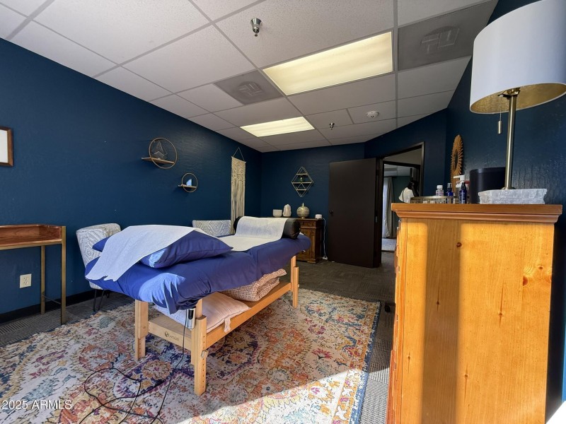 Suite 505 Office 3
