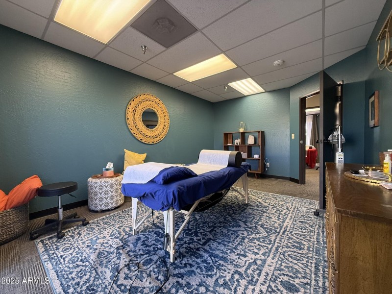 Suite 505 Office 5