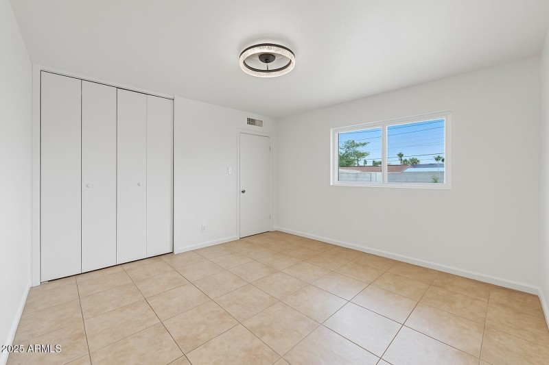 ChatGPT Image Oct 21, 2025, 07_57_34 AM