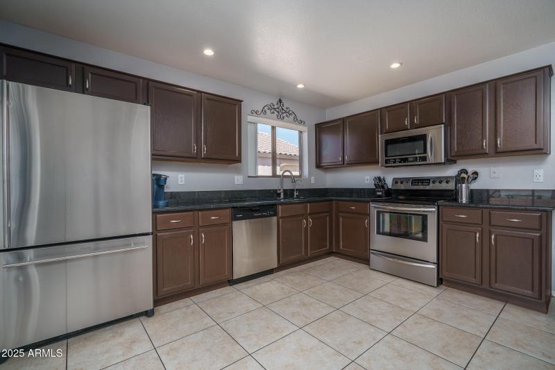 5) KITCHEN