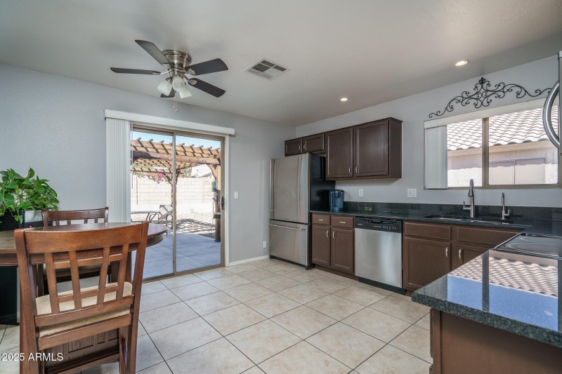 6) KITCHEN
