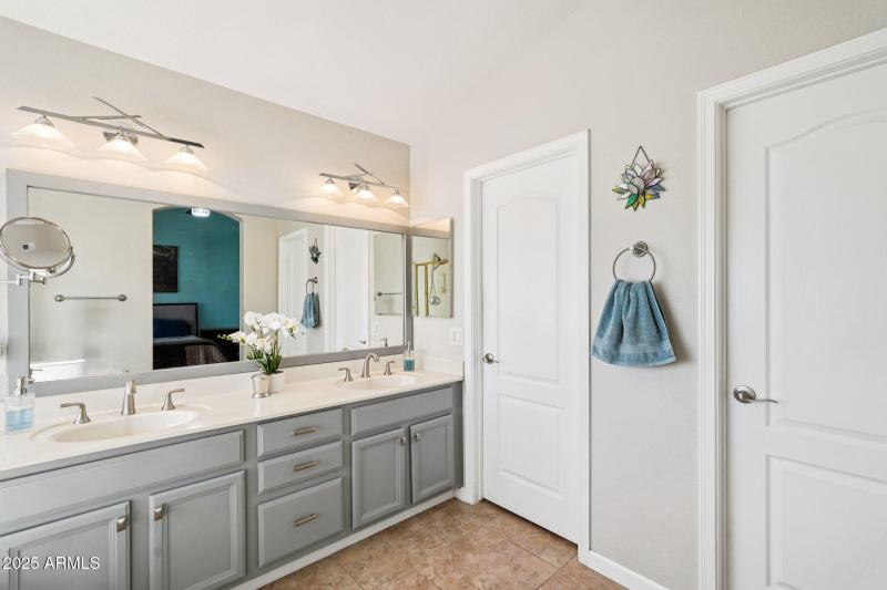 26-web-or-mls-W Sandra Ter-S2110-026