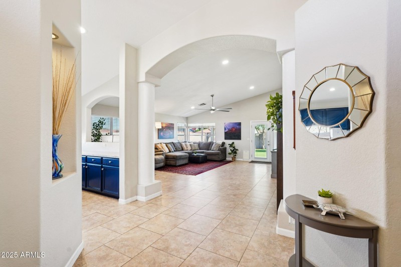 9-web-or-mls-W Sandra Ter-S2110-009
