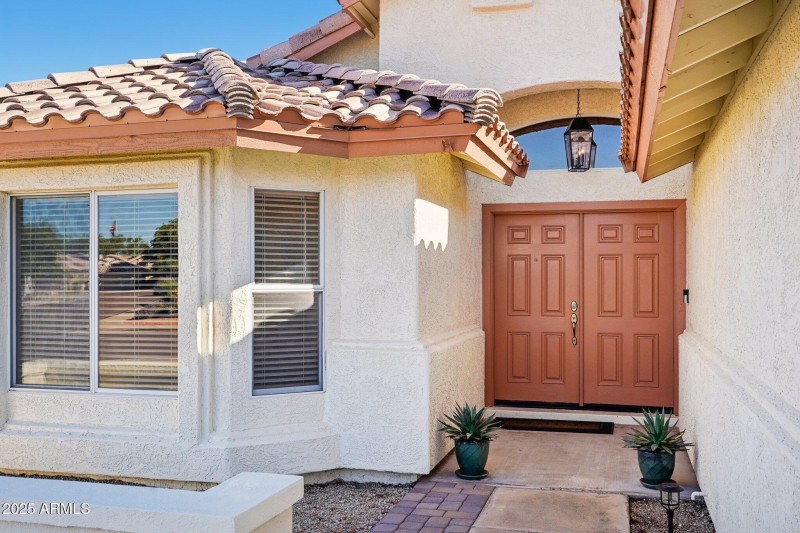 8-web-or-mls-W Sandra Ter-S2110-008