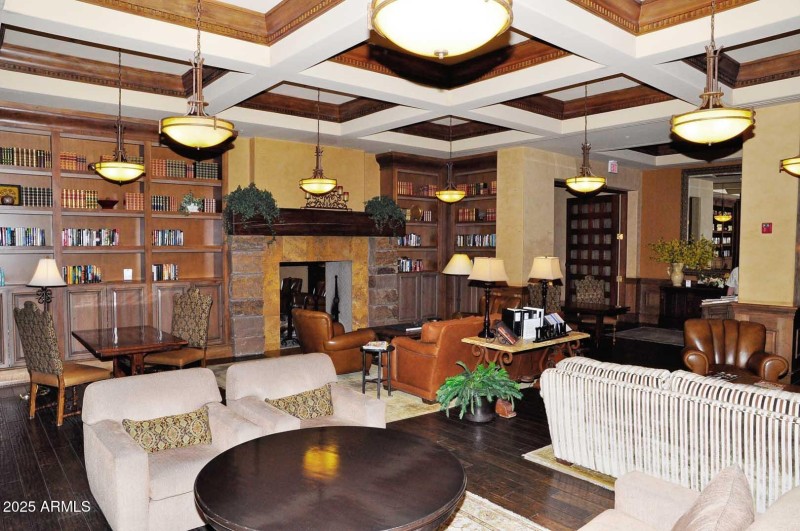 Tuscany Falls-Library