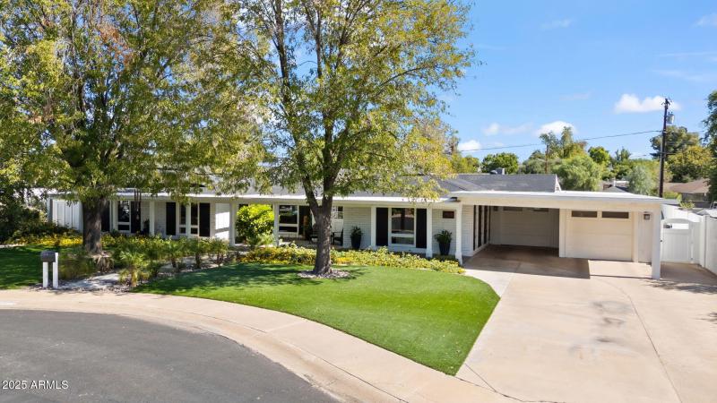 Tandem garage and carport