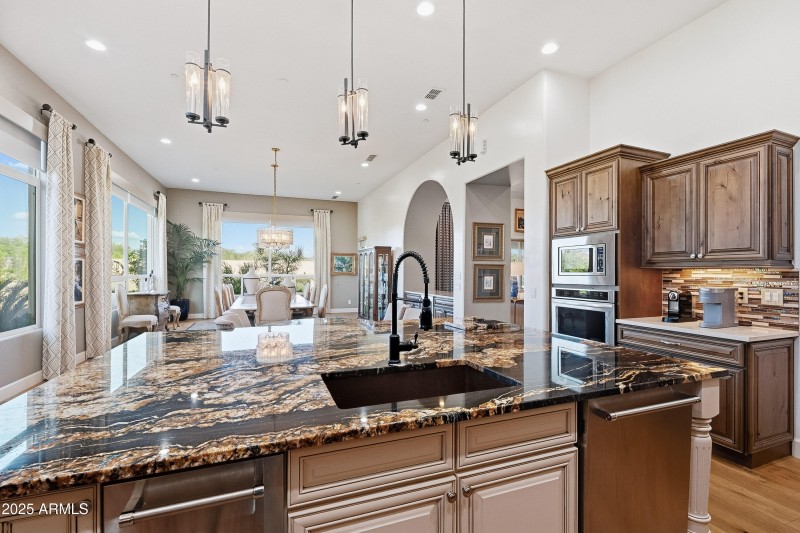 Open, Airy Sophistiction