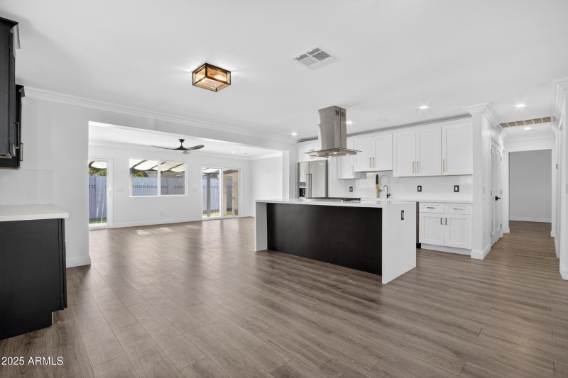 Kitchen / Dining