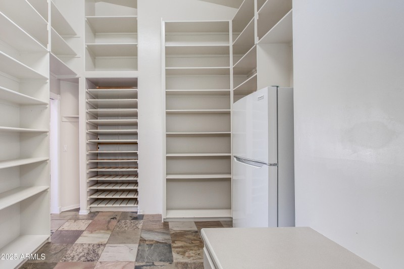 Walk in pantry