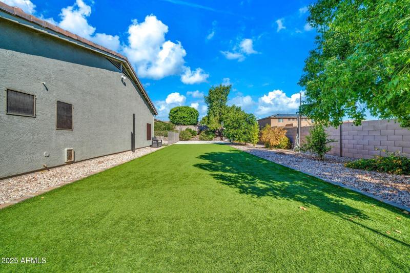 13204 W San Miguel Ave-43