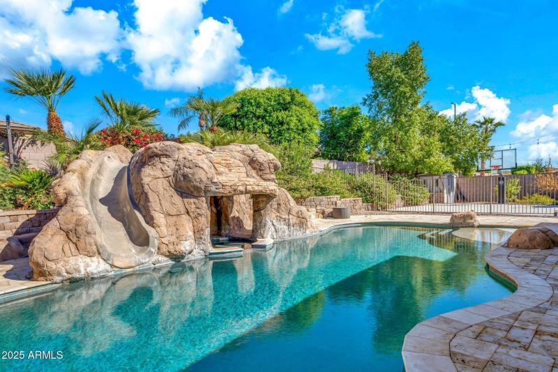 13204 W San Miguel Ave-53