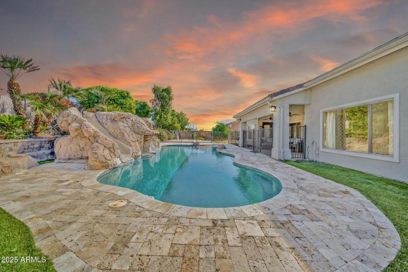 13204 W San Miguel Ave VT 4